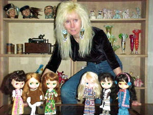 blonde.blythe.dolls.wp.jpg